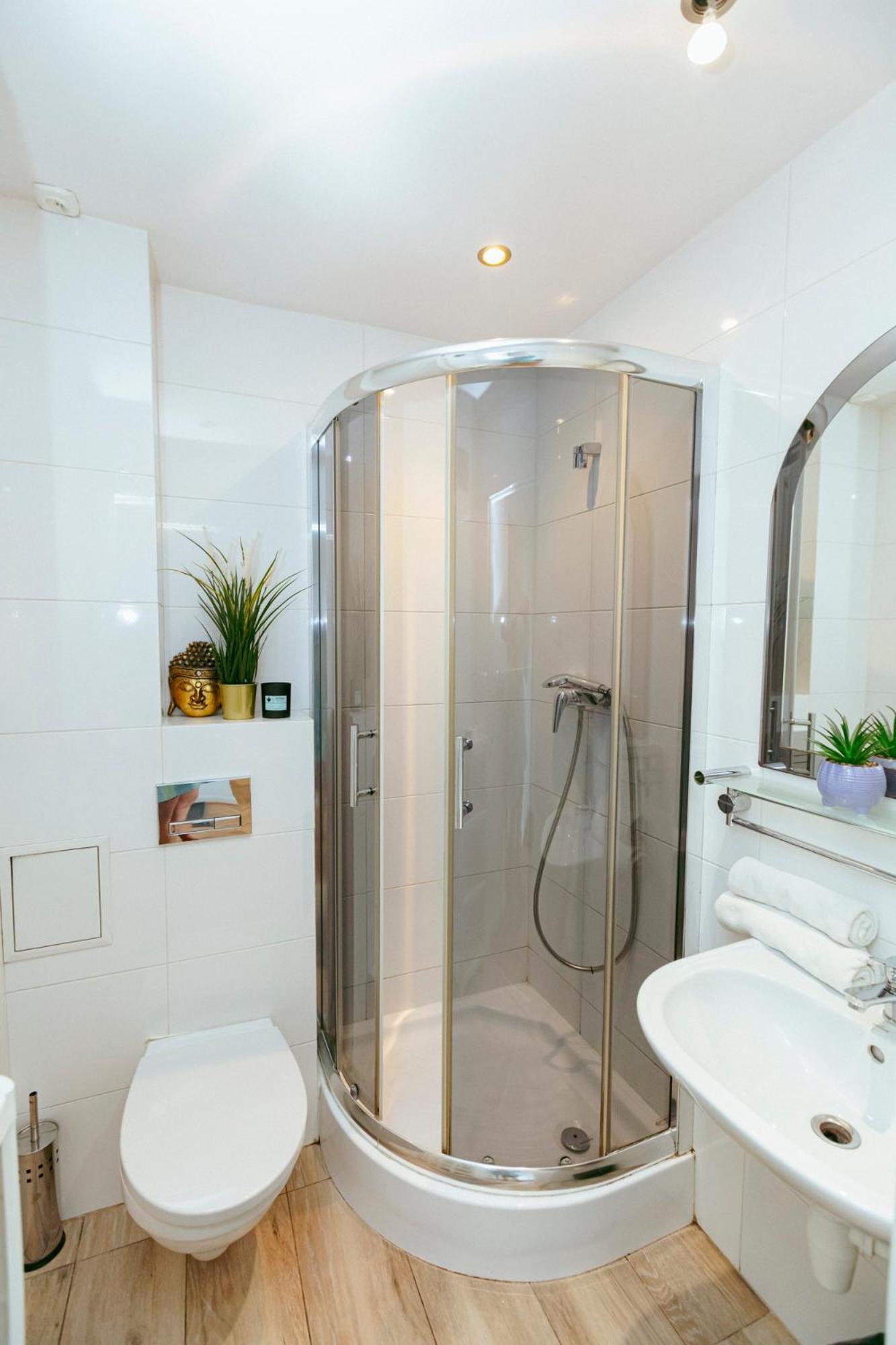 Plac Konstytucji 6 Grey - Bezplatny Garaz Podziemny - Free Parking - Apartament Dla 4 Osob Варшава Екстериор снимка